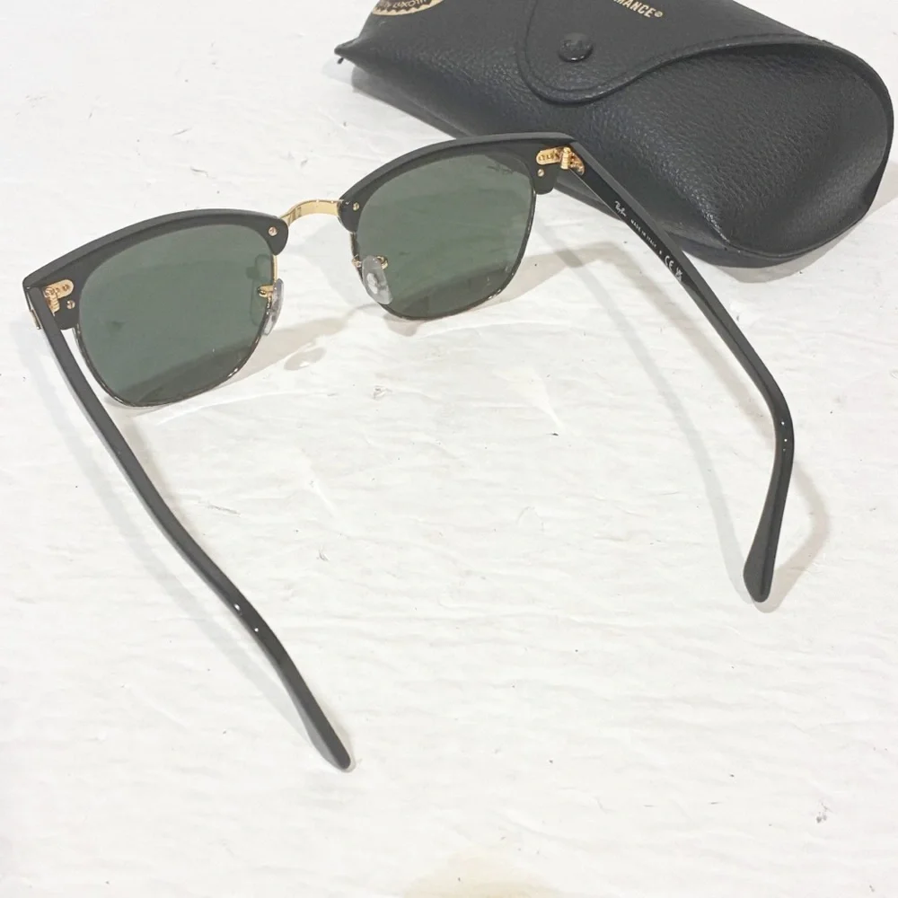 Ray Ban Unisex Clubmaster Classic Black‎ Gold Trim Sunglasses